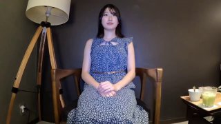 处男找小姐姐破处朋友怕不够激烈还帮忙推屁股